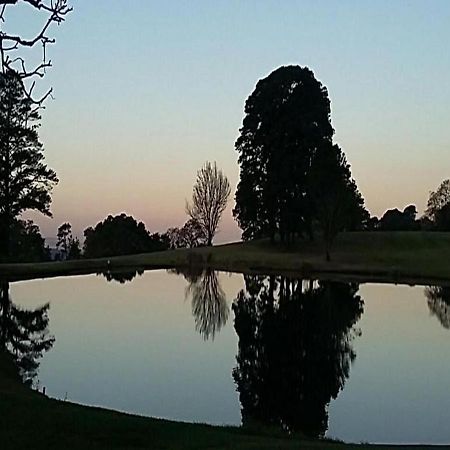 Duncountry Victoria Country Club Bed & Breakfast Pietermaritzburg Bagian luar foto