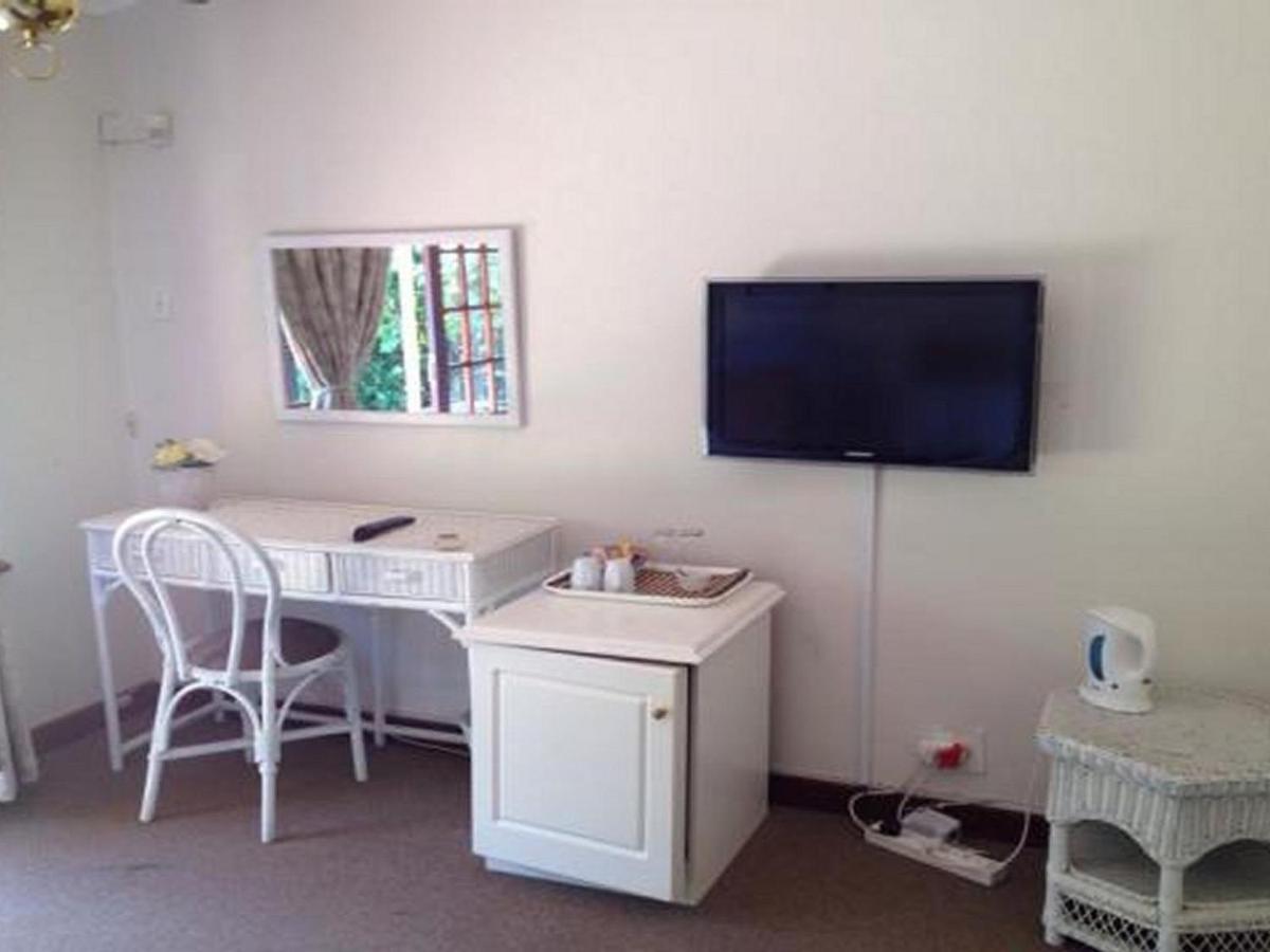 Duncountry Victoria Country Club Bed & Breakfast Pietermaritzburg Bagian luar foto